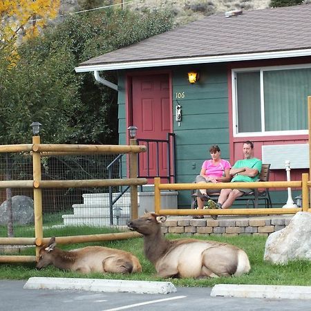 Yellowstone Gateway Inn Gardiner Exterior photo