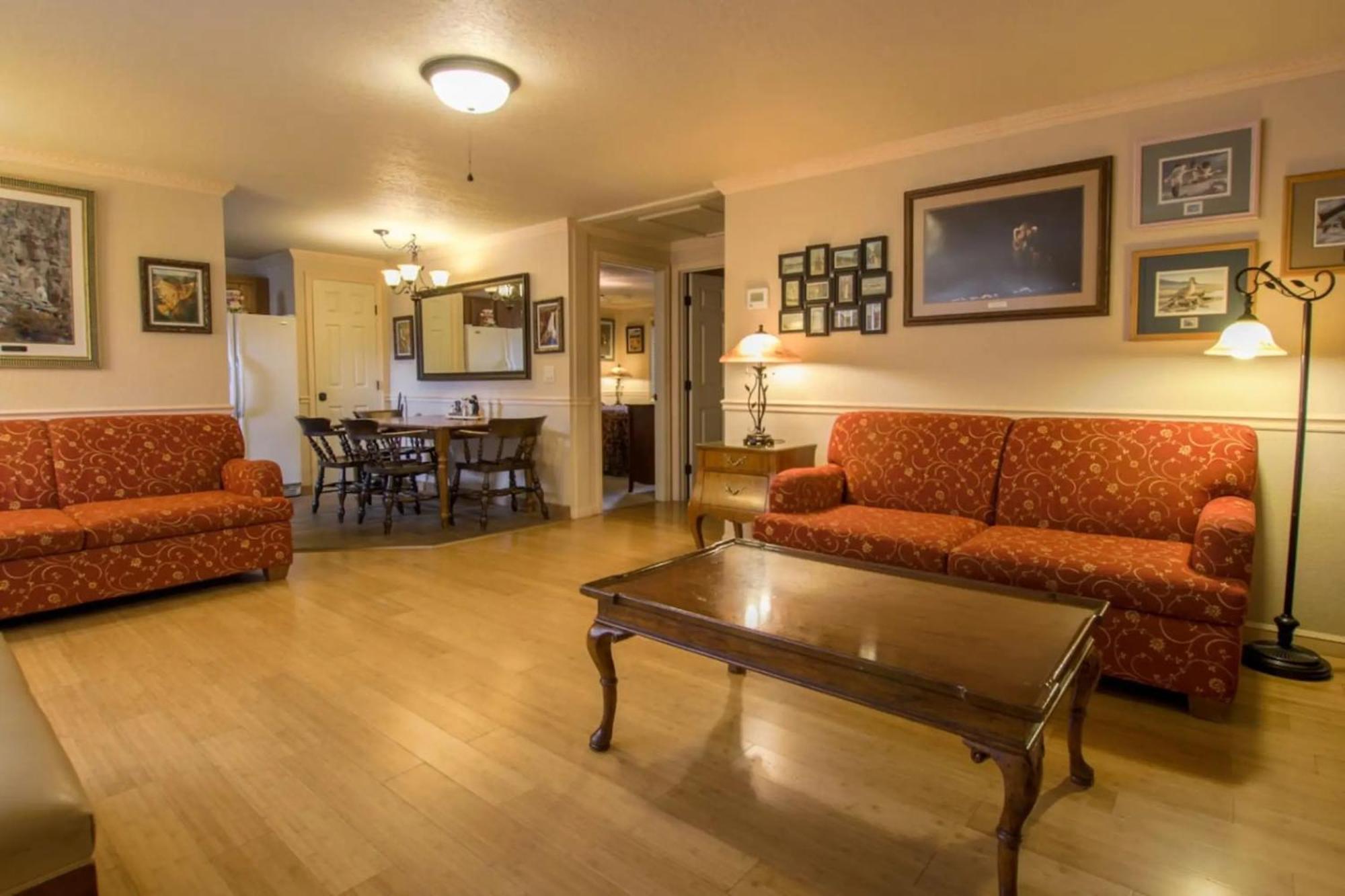 Yellowstone Gateway Inn Gardiner Exterior photo