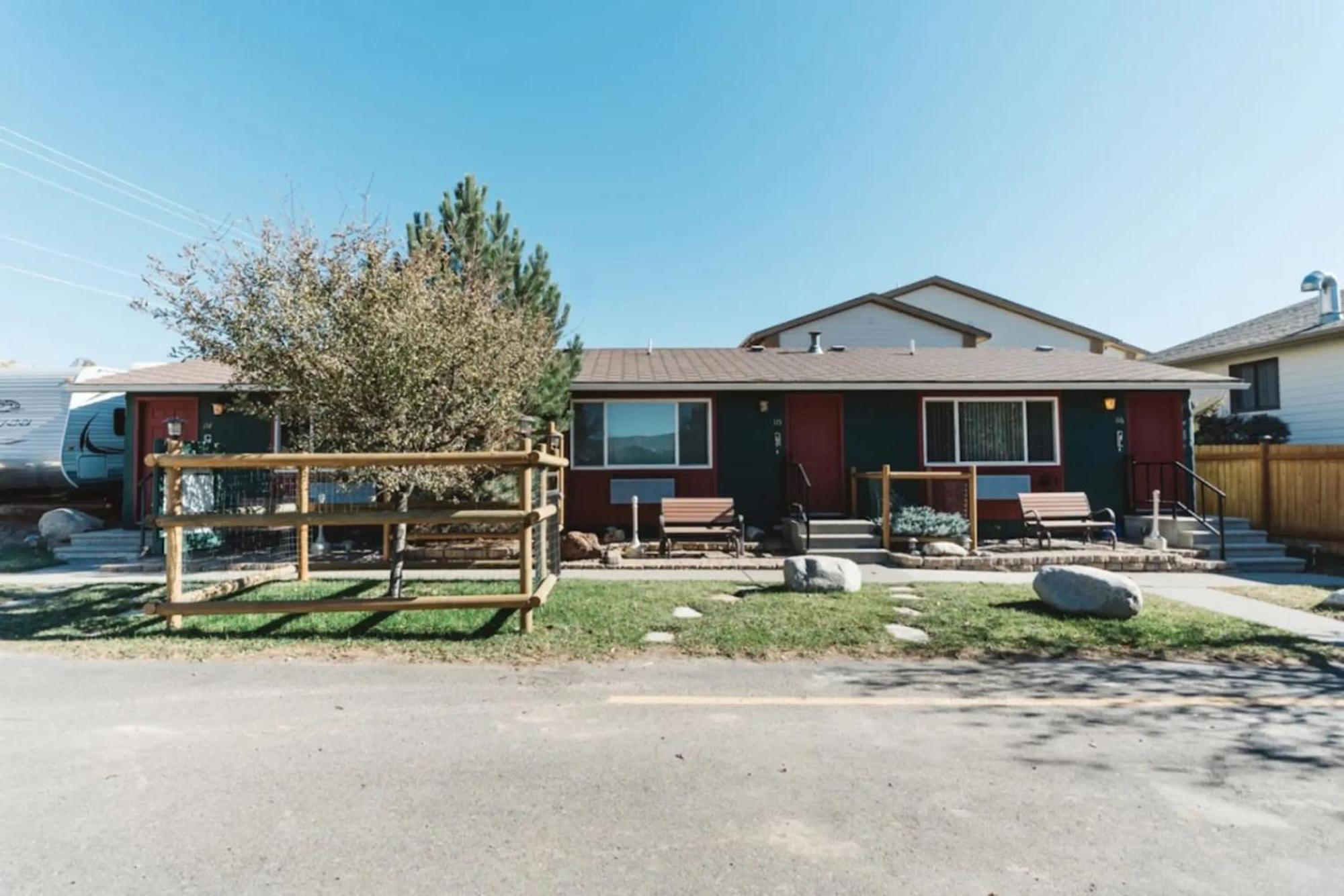Yellowstone Gateway Inn Gardiner Exterior photo